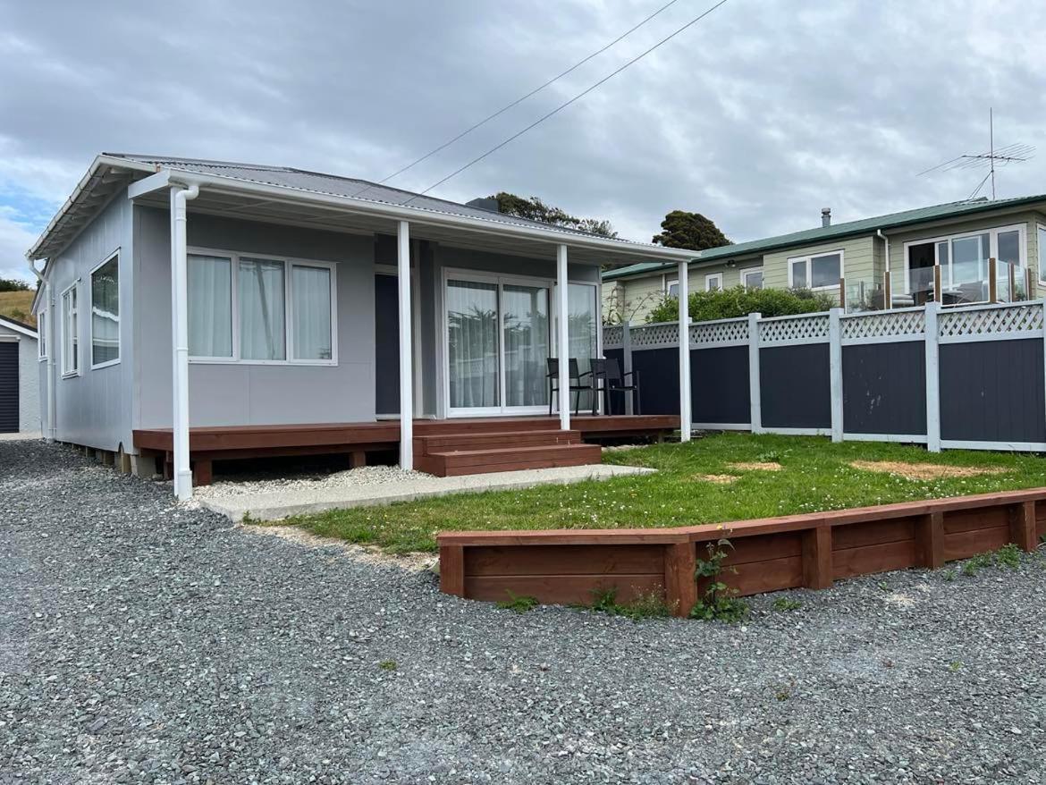 Ocean Breeze Retreat Villa Kaka Point Exterior photo